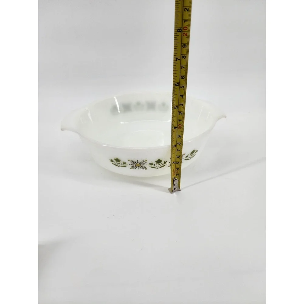 Anchor Hocking Fire King Meadow Green 2 Qt Round Casserole Dish White Milk Glass
